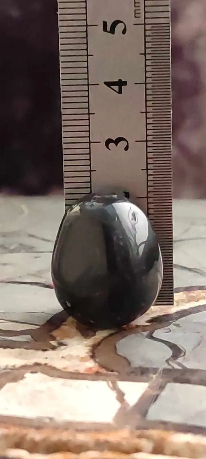 Chargez l&#39;image dans la visionneuse de la galerie, Hypersthène du Brésil pierre roulée Grade A++++ Hypersthène pierre roulée
