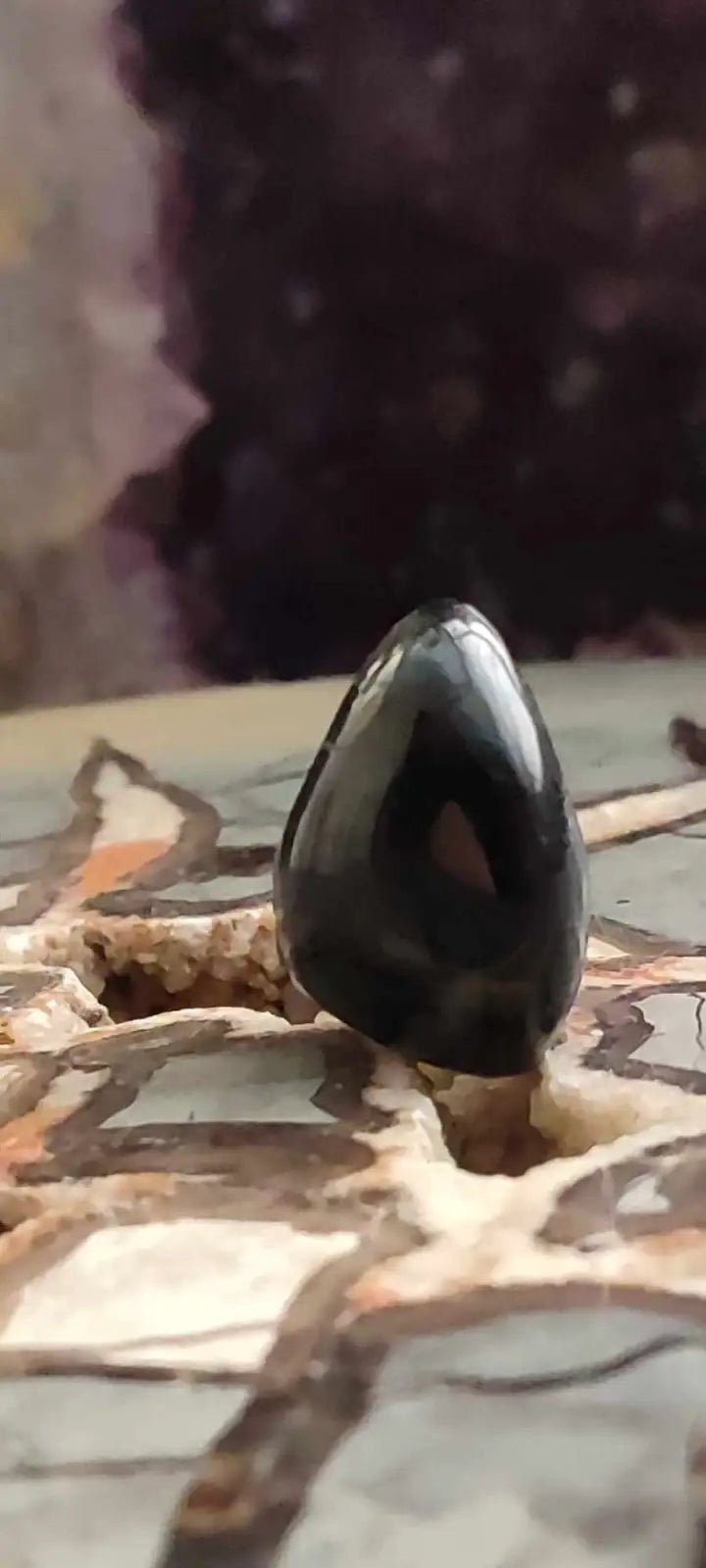 Chargez l&#39;image dans la visionneuse de la galerie, Hypersthène du Brésil pierre roulée Grade A++++ Hypersthène pierre roulée
