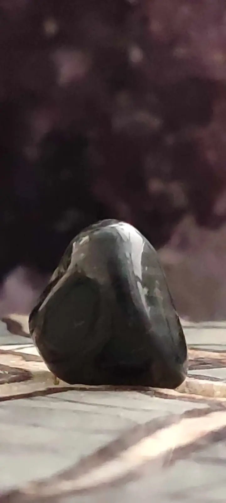 Chargez l&#39;image dans la visionneuse de la galerie, Hypersthène du Brésil pierre roulée Grade A++++ Hypersthène pierre roulée
