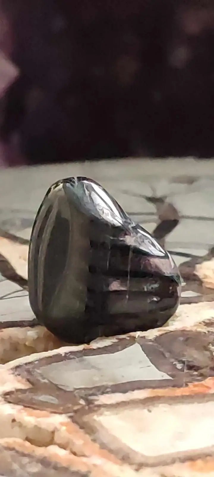 Chargez l&#39;image dans la visionneuse de la galerie, Hypersthène du Brésil pierre roulée Grade A++++ Hypersthène pierre roulée
