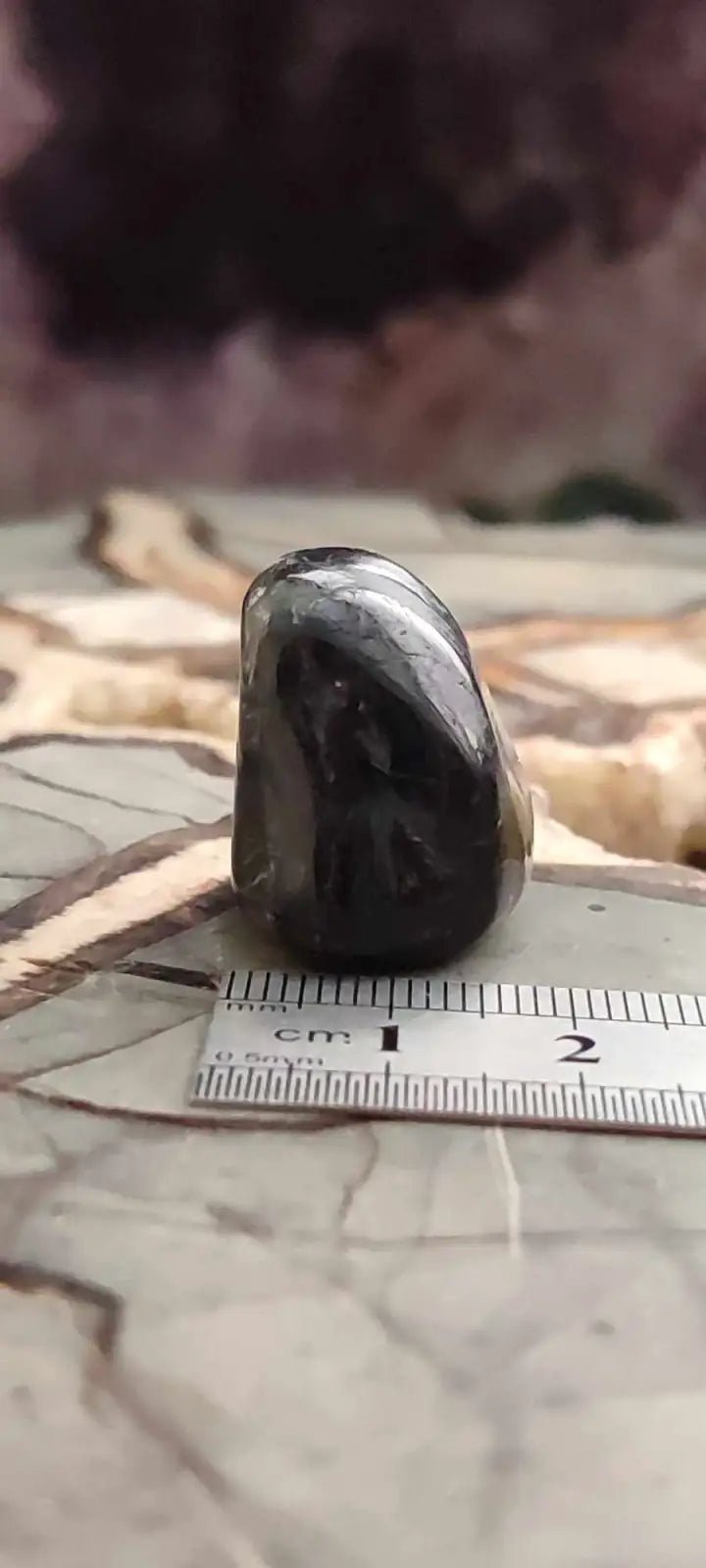 Chargez l&#39;image dans la visionneuse de la galerie, Hypersthène du Brésil pierre roulée Grade A++++ Hypersthène pierre roulée
