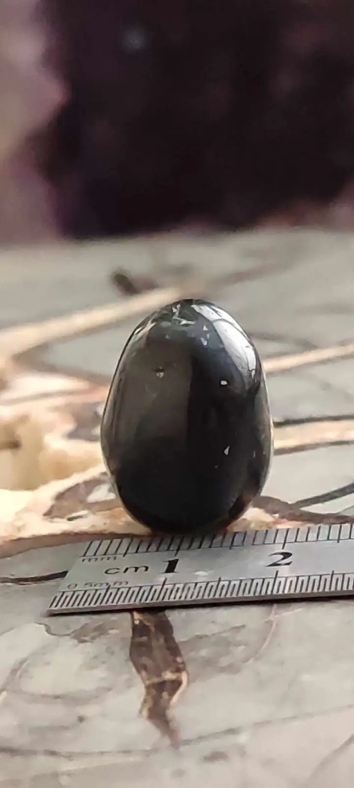 Chargez l&#39;image dans la visionneuse de la galerie, Hypersthène du Brésil pierre roulée Grade A++++ Hypersthène pierre roulée
