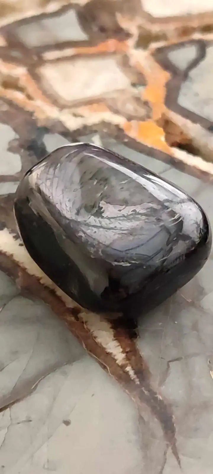 Chargez l&#39;image dans la visionneuse de la galerie, Hypersthène du Brésil pierre roulée Grade A++++ Hypersthène pierre roulée
