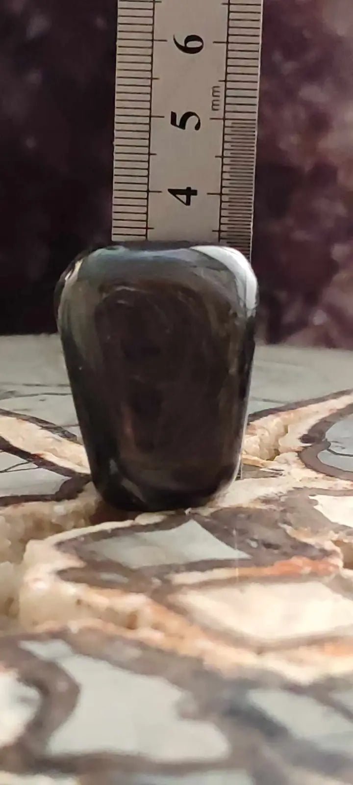 Chargez l&#39;image dans la visionneuse de la galerie, Hypersthène du Brésil pierre roulée Grade A++++ Hypersthène pierre roulée
