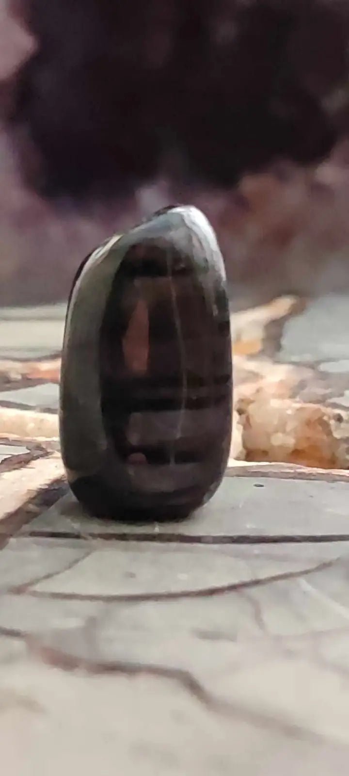 Chargez l&#39;image dans la visionneuse de la galerie, Hypersthène du Brésil pierre roulée Grade A++++ Hypersthène pierre roulée
