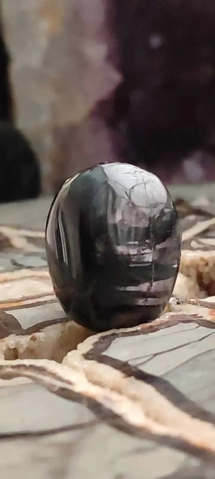 Chargez l&#39;image dans la visionneuse de la galerie, Hypersthène du Brésil pierre roulée Grade A++++ Hypersthène pierre roulée
