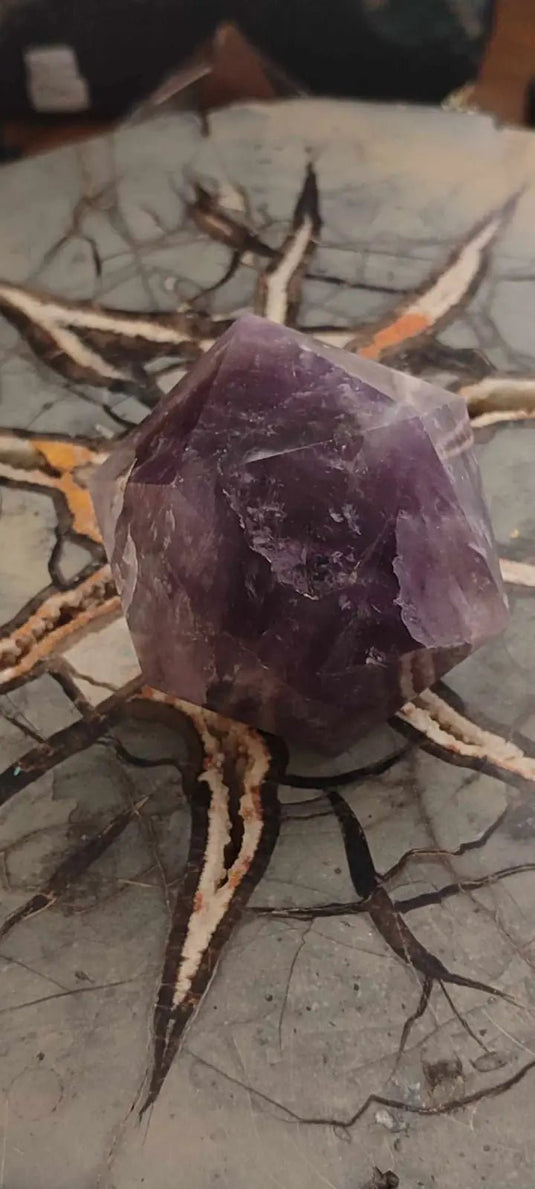 Icosaèdre d’améthyste du Brésil Grade A++++ Icosaèdre d’améthyste