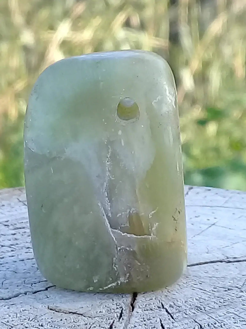 Chargez l&#39;image dans la visionneuse de la galerie, Jade de Chine (Véritable) pendentif Grade A++++ Fourni avec son cordon Jade de Chine (Véritable) pendentif
