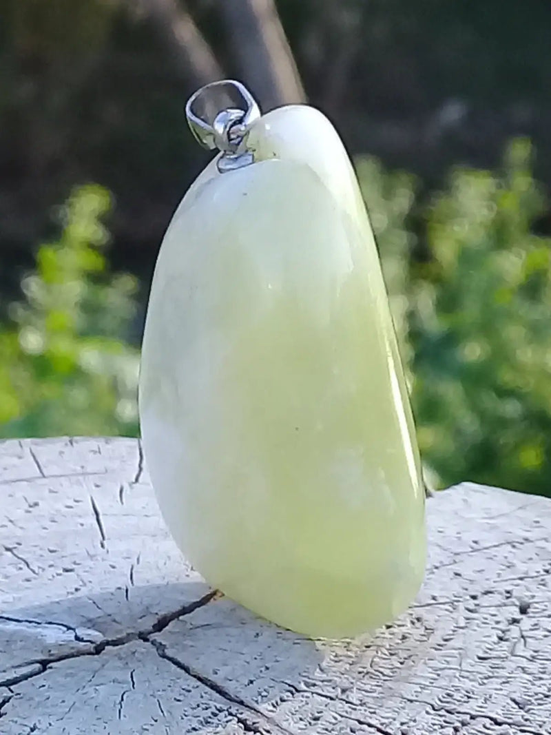 Chargez l&#39;image dans la visionneuse de la galerie, Jade de Chine (Véritable) pendentif Grade A++++ Fourni avec son cordon Jade de Chine (Véritable) pendentif
