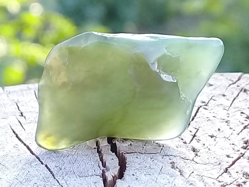 Cargue la imagen en el visor de la galería, Jade Néphrite de Birmanie pierre roulée Grade A++++ Jade Néphrite de Birmanie pierre roulée Dans la besace du p&#39;tit Poucet   
