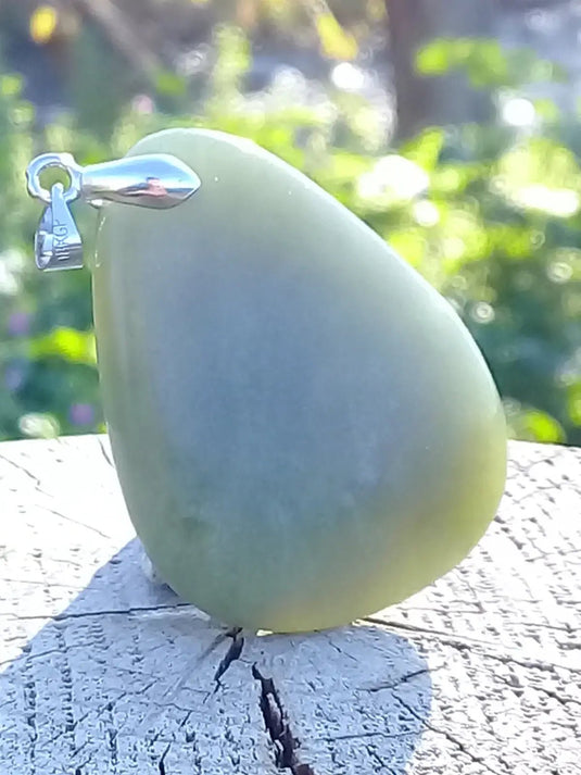 Jade Serpentine pendentif Grade A++++ Fourni avec son cordon Jade Serpentine pendentif
