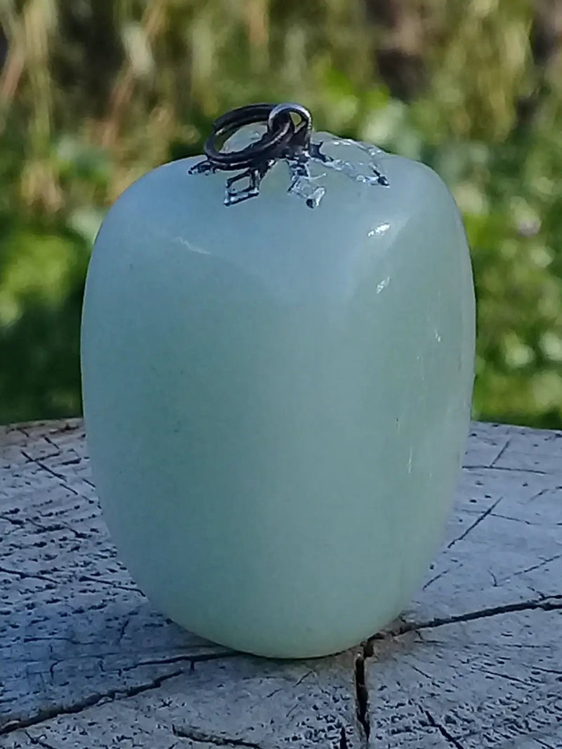 Load image into Gallery viewer, Jade Serpentine pendentif Grade A++++ Fourni avec son cordon Jade Serpentine pendentif
