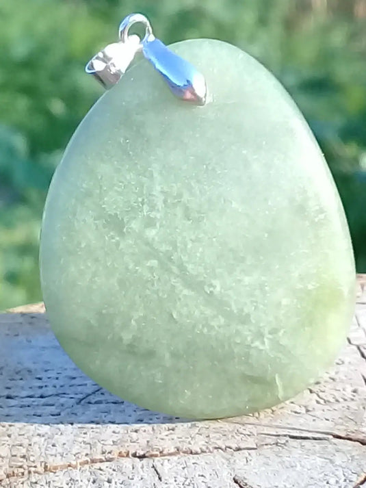 Jade Serpentine pendentif Grade A++++ Fourni avec son cordon Jade Serpentine pendentif