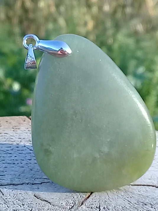 Jade Serpentine pendentif Grade A++++ Fourni avec son cordon Jade Serpentine pendentif