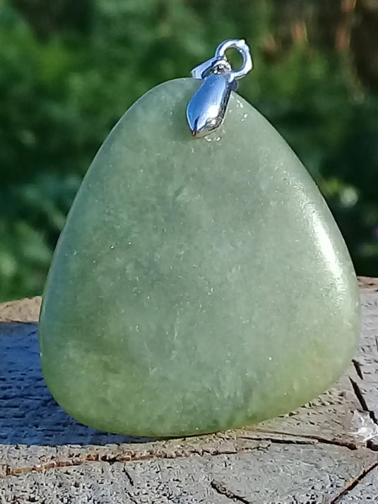 Jade Serpentine pendentif Grade A++++ Fourni avec son cordon Jade Serpentine pendentif