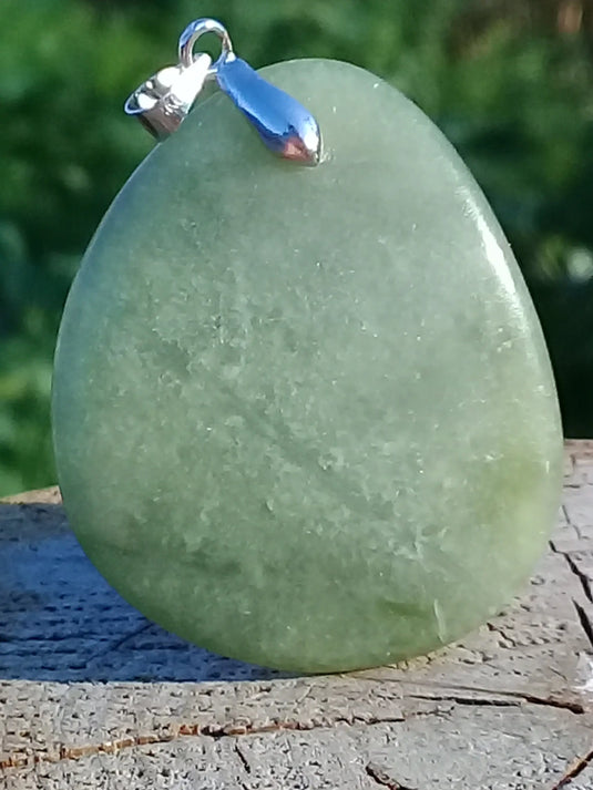 Jade Serpentine pendentif Grade A++++ Fourni avec son cordon Jade Serpentine pendentif Dans la besace du p'tit Poucet   
