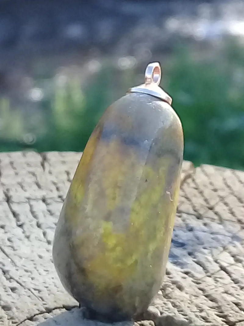 Chargez l&#39;image dans la visionneuse de la galerie, Jaspe Bourdon ou Jaspe Bumble-Bee pendentif Grade A+++ Rare Fourni avec cordon Jaspe Bourdon ou Jaspe Bumble-Bee pendentif
