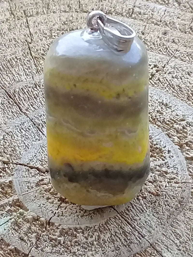 Chargez l&#39;image dans la visionneuse de la galerie, Jaspe Bourdon ou Jaspe Bumble-Bee pendentif Grade A+++ Rare Fourni avec cordon Jaspe Bourdon ou Jaspe Bumble-Bee pendentif
