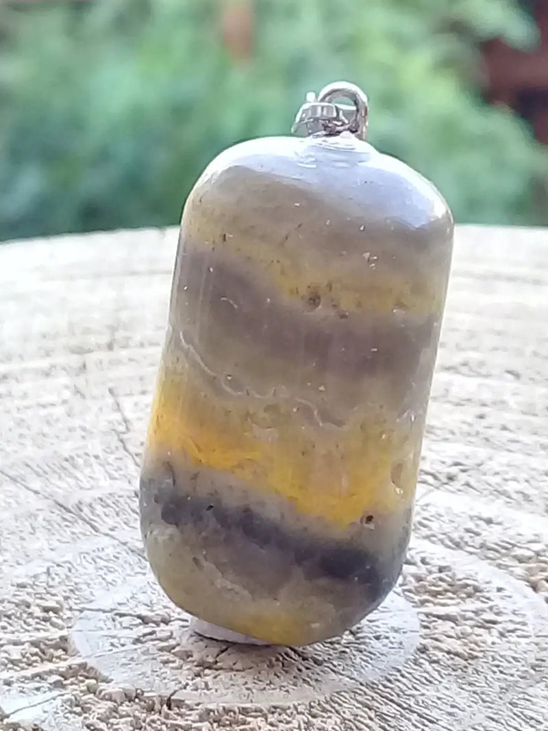 Chargez l&#39;image dans la visionneuse de la galerie, Jaspe Bourdon ou Jaspe Bumble-Bee pendentif Grade A+++ Rare Fourni avec cordon Jaspe Bourdon ou Jaspe Bumble-Bee pendentif
