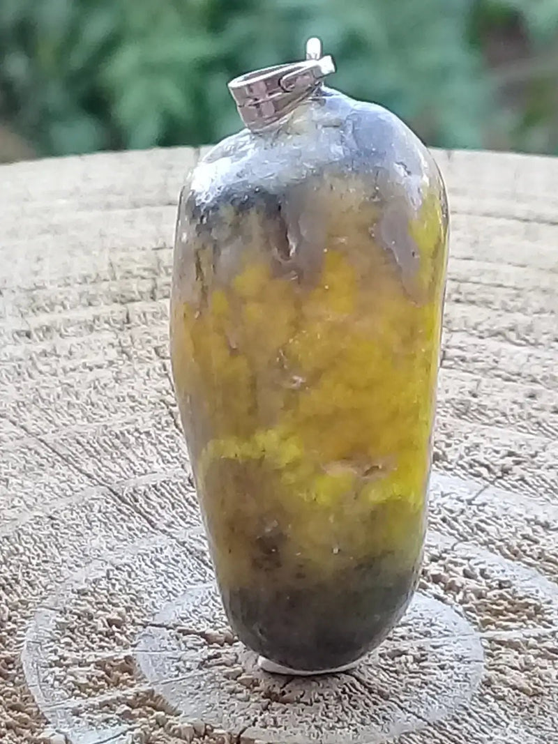 Chargez l&#39;image dans la visionneuse de la galerie, Jaspe Bourdon ou Jaspe Bumble-Bee pendentif Grade A+++ Rare Fourni avec cordon Jaspe Bourdon ou Jaspe Bumble-Bee pendentif
