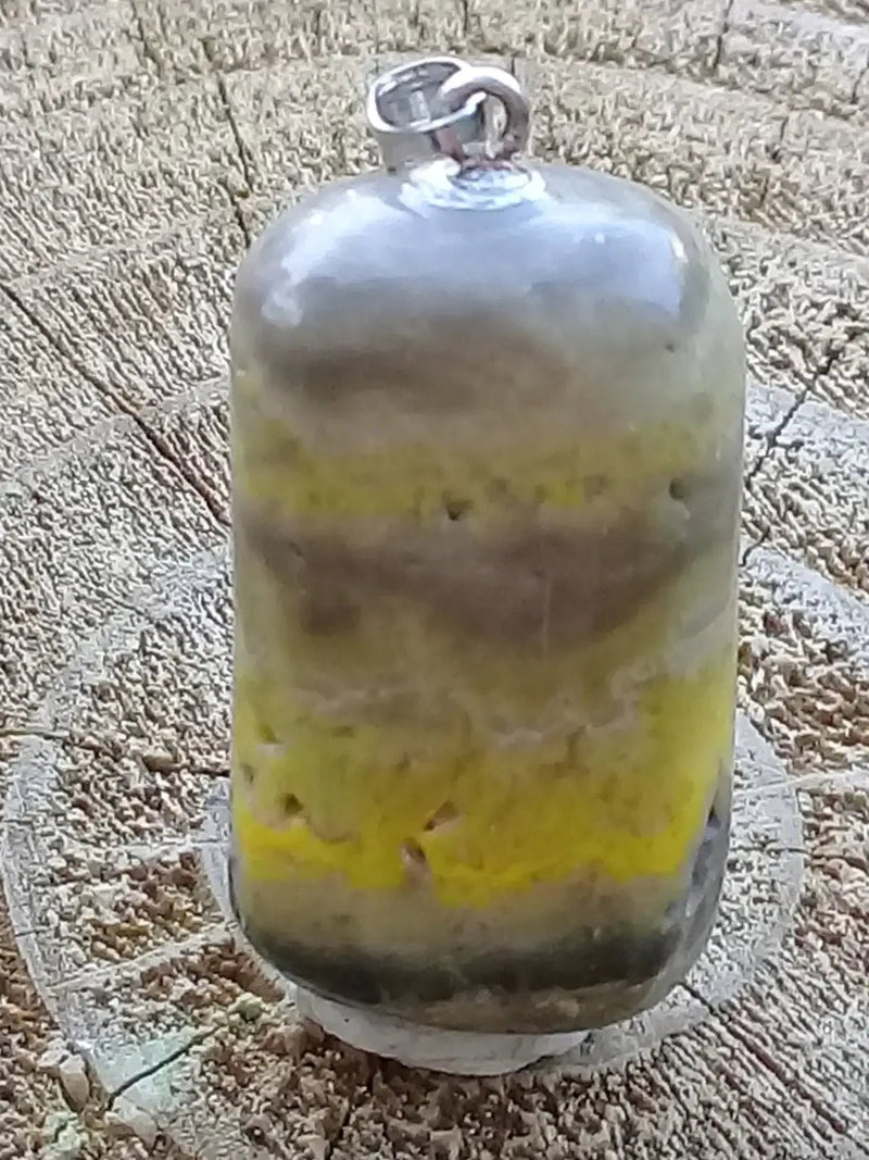 Chargez l&#39;image dans la visionneuse de la galerie, Jaspe Bourdon ou Jaspe Bumble-Bee pendentif Grade A+++ Rare Fourni avec cordon Jaspe Bourdon ou Jaspe Bumble-Bee pendentif
