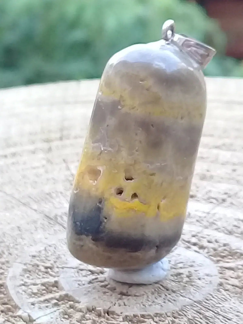 Chargez l&#39;image dans la visionneuse de la galerie, Jaspe Bourdon ou Jaspe Bumble-Bee pendentif Grade A+++ Rare Fourni avec cordon Jaspe Bourdon ou Jaspe Bumble-Bee pendentif
