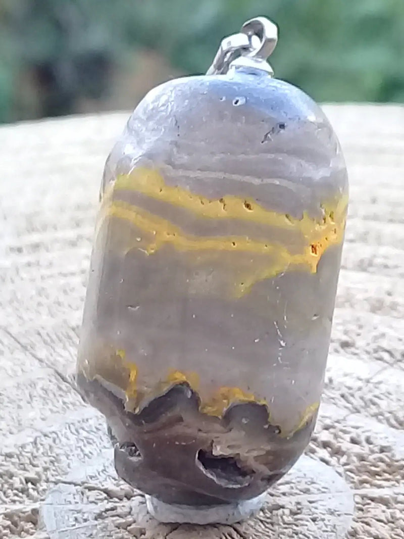 Chargez l&#39;image dans la visionneuse de la galerie, Jaspe Bourdon ou Jaspe Bumble-Bee pendentif Grade A+++ Rare Fourni avec cordon Jaspe Bourdon ou Jaspe Bumble-Bee pendentif
