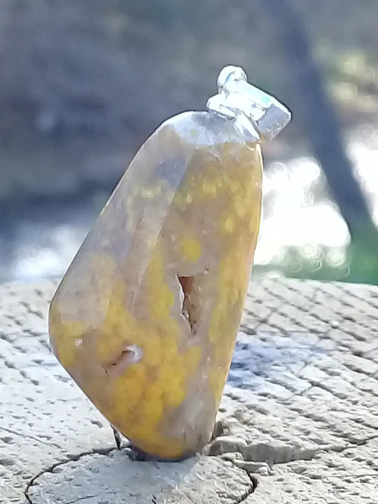 Jaspe Bourdon ou Jaspe Bumble-Bee pendentif Grade A+++ Rare Fourni avec cordon Jaspe Bourdon ou Jaspe Bumble-Bee pendentif