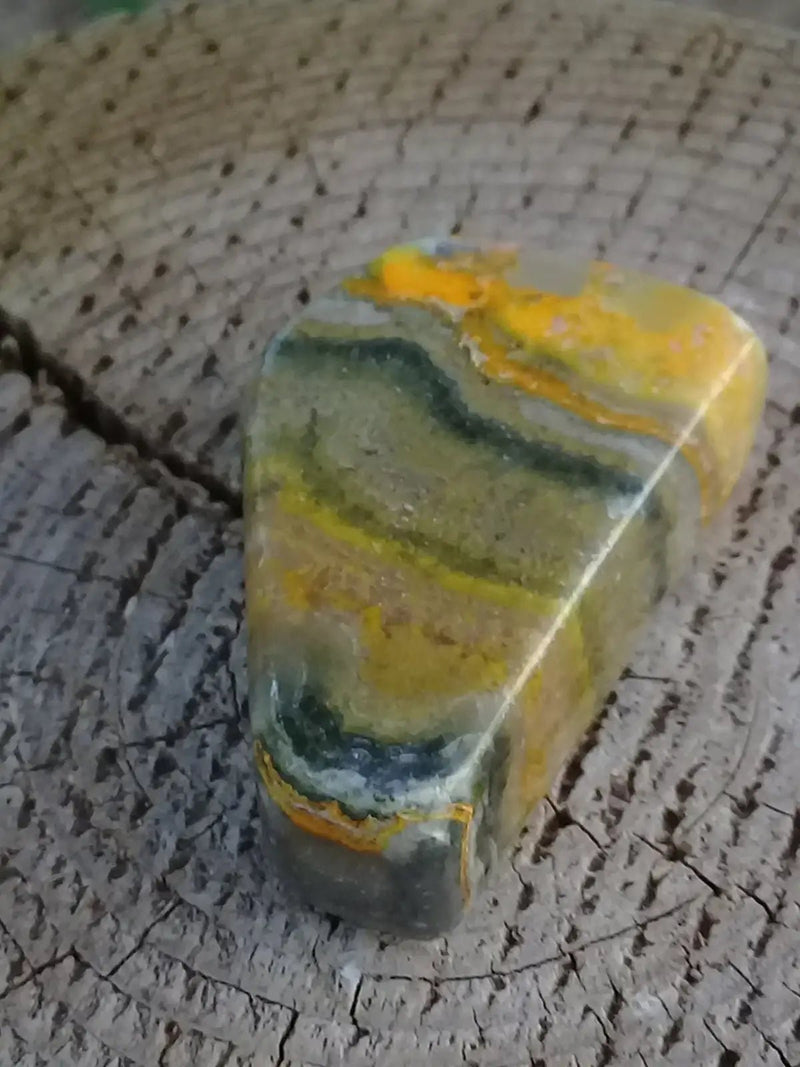 Chargez l&#39;image dans la visionneuse de la galerie, Jaspe Bourdon ou Jaspe Bumble-Bee pierre roulée Grade A++++ Rare Jaspe Bourdon / Jaspe Bumble-Bee
