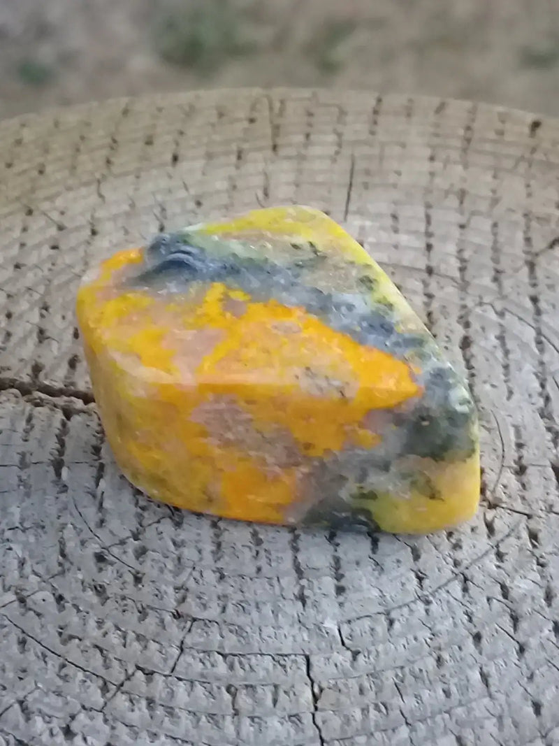 Chargez l&#39;image dans la visionneuse de la galerie, Jaspe Bourdon ou Jaspe Bumble-Bee pierre roulée Grade A ++++ Rare Jaspe Bourdon / Jaspe Bumble-Bee
