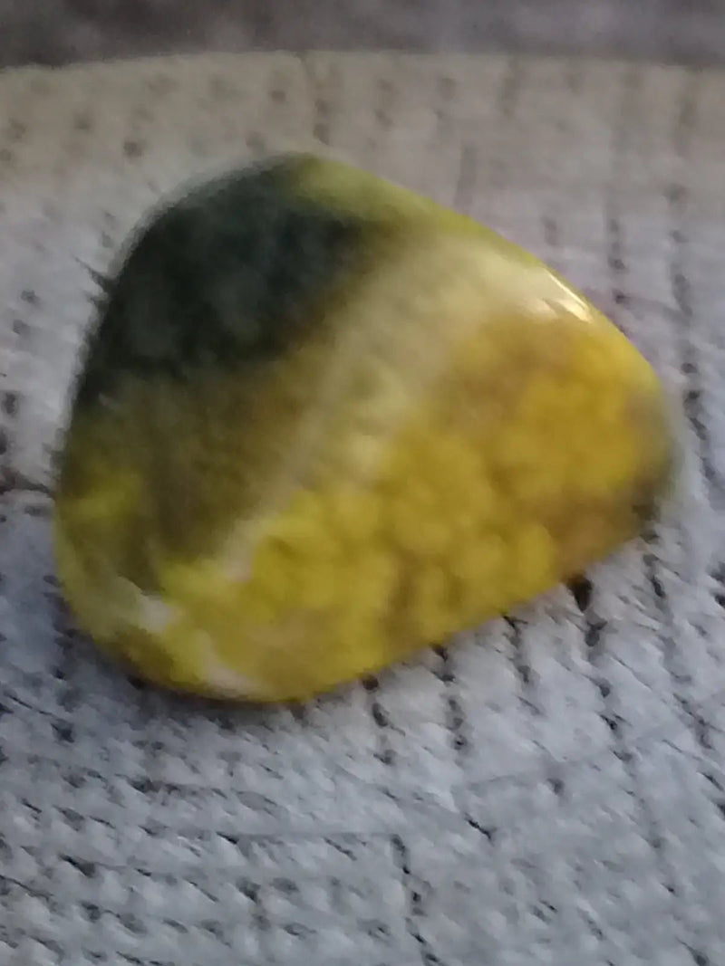 Chargez l&#39;image dans la visionneuse de la galerie, Jaspe Bourdon ou Jaspe Bumble-Bee pierre roulée Grade A +++ Rare Jaspe Bourdon / Jaspe Bumble-Bee
