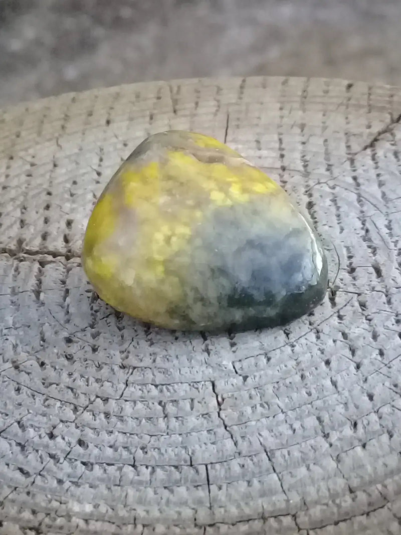 Chargez l&#39;image dans la visionneuse de la galerie, Jaspe Bourdon ou Jaspe Bumble-Bee pierre roulée Grade A +++ Rare Jaspe Bourdon / Jaspe Bumble-Bee
