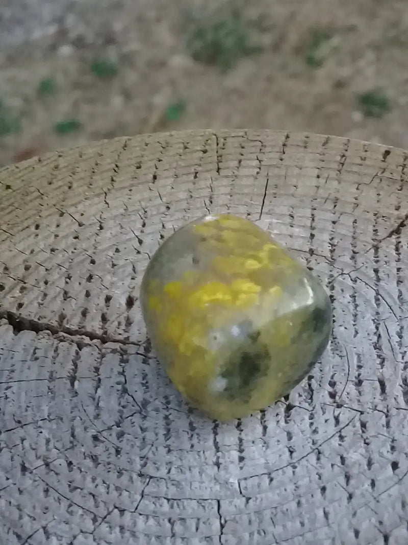 Chargez l&#39;image dans la visionneuse de la galerie, Jaspe Bourdon ou Jaspe Bumble-Bee pierre roulée Grade A +++ Rare Jaspe Bourdon / Jaspe Bumble-Bee
