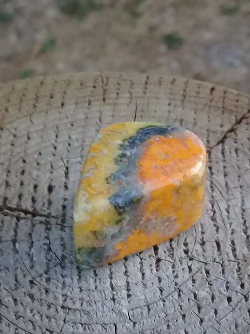 Chargez l&#39;image dans la visionneuse de la galerie, Jaspe Bourdon ou Jaspe Bumble-Bee pierre roulée Grade A ++++ Rare Jaspe Bourdon / Jaspe Bumble-Bee
