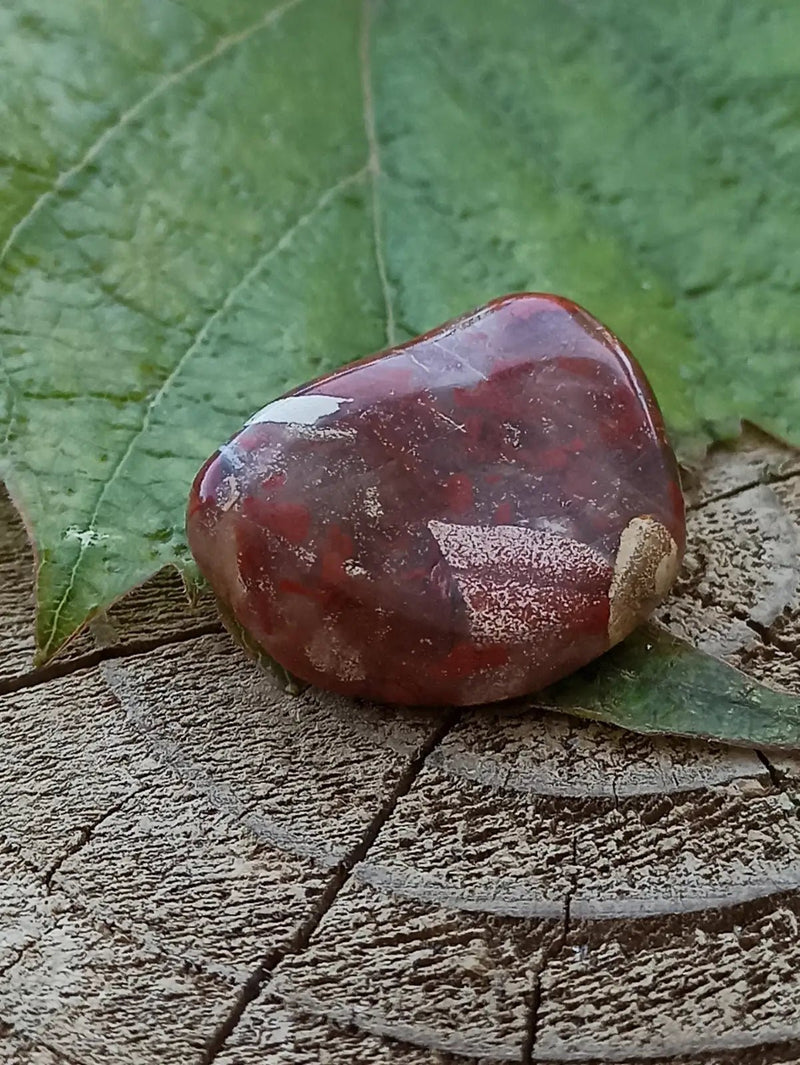 Chargez l&#39;image dans la visionneuse de la galerie, Jaspe Bréchia d’Australie pierre roulée Grade A++++ Jaspe Bréchia pierre roulée
