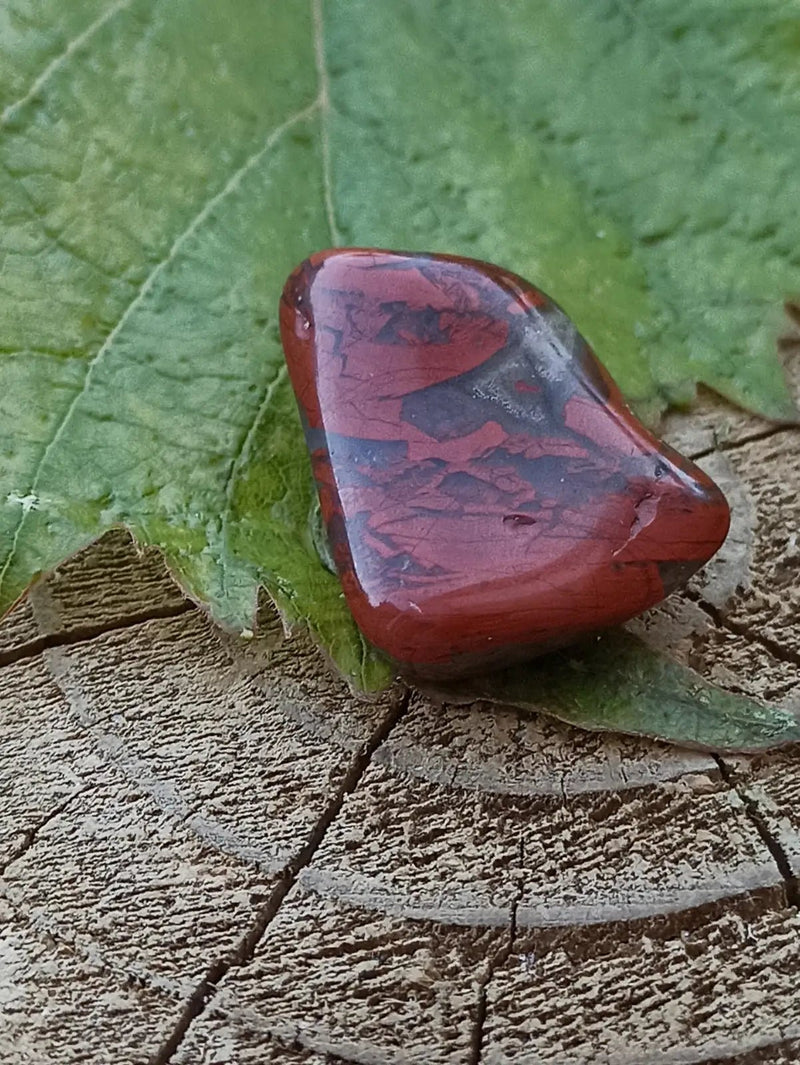 Chargez l&#39;image dans la visionneuse de la galerie, Jaspe Bréchia d’Australie pierre roulée Grade A++++ Jaspe Bréchia pierre roulée
