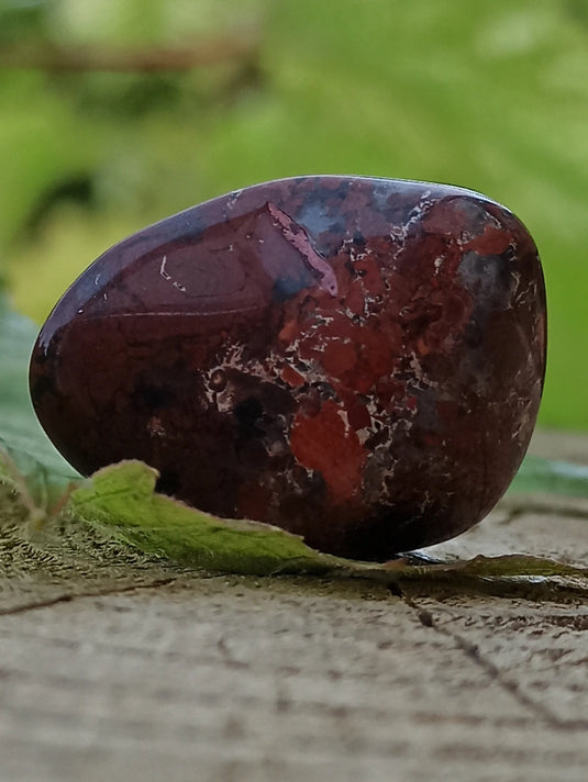 Jaspe Bréchia d’Australie pierre roulée Grade A++++ Jaspe Bréchia pierre roulée Dans la besace du p'tit Poucet   