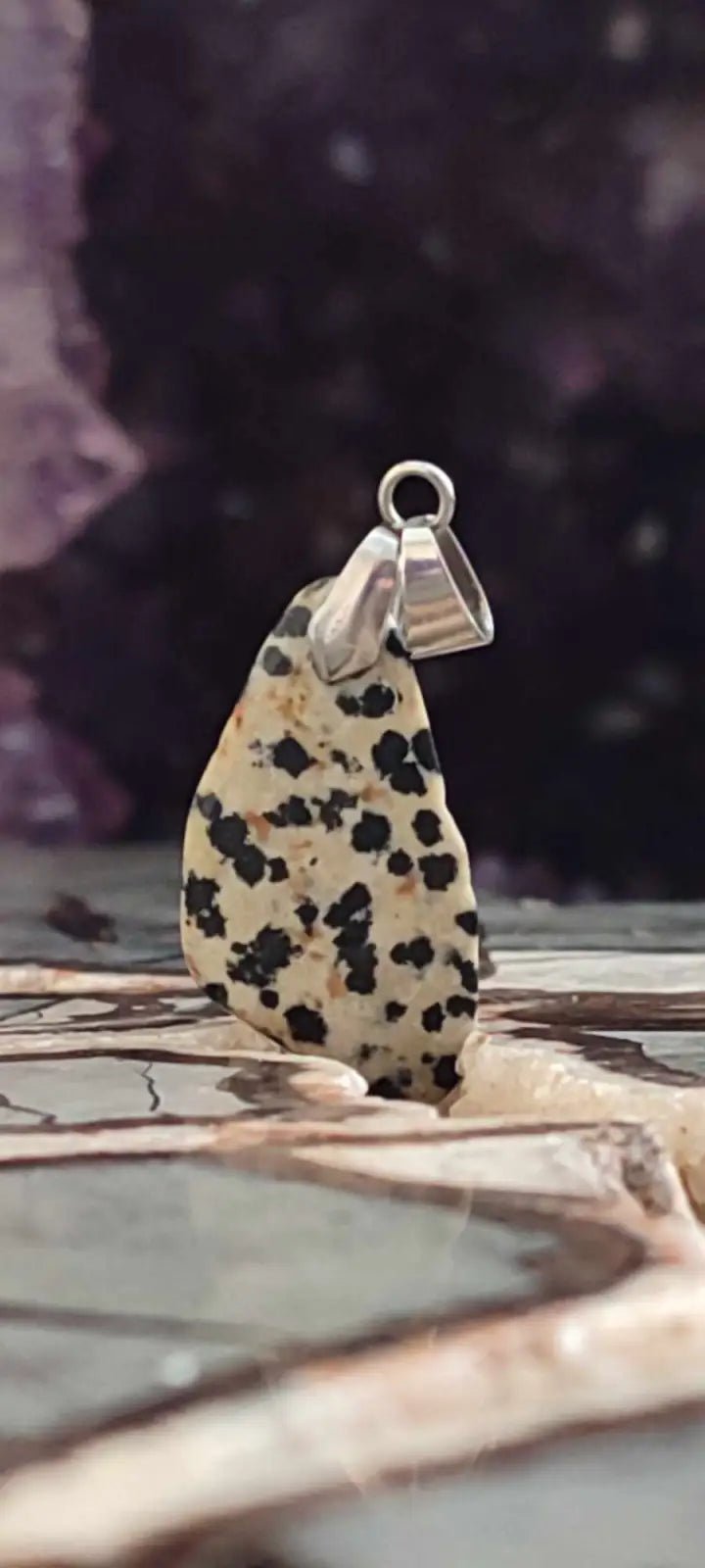 Load image into Gallery viewer, Jaspe dalmatien du Brésil pendentif Grade A++++ (fourni avec cordon) Jaspe dalmatien pendentif
