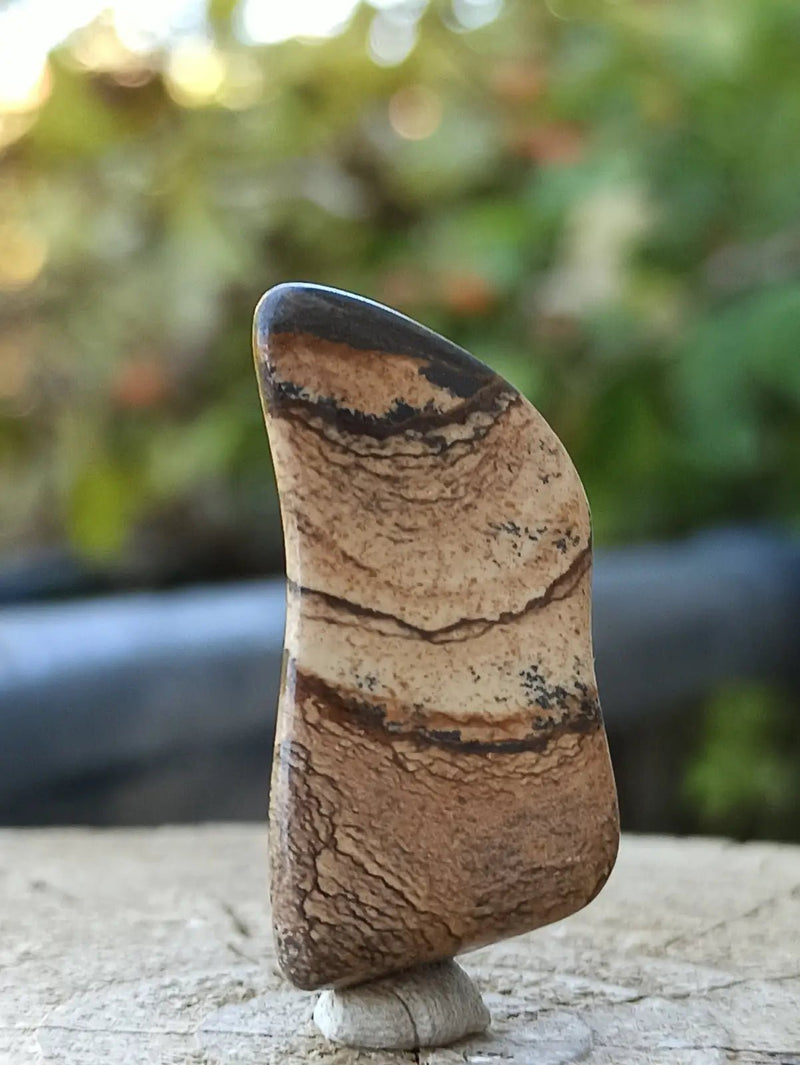 Chargez l&#39;image dans la visionneuse de la galerie, Jaspe paysage d’Uruguay pierre roulée Grade A++++ Jaspe paysage pierre roulée
