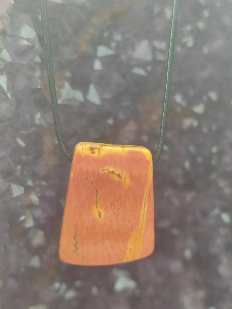 Load image into Gallery viewer, Jaspe Picasso du Mexique - Cabochon Pendentif - Grade Premium Jaspe Picasso pendentif
