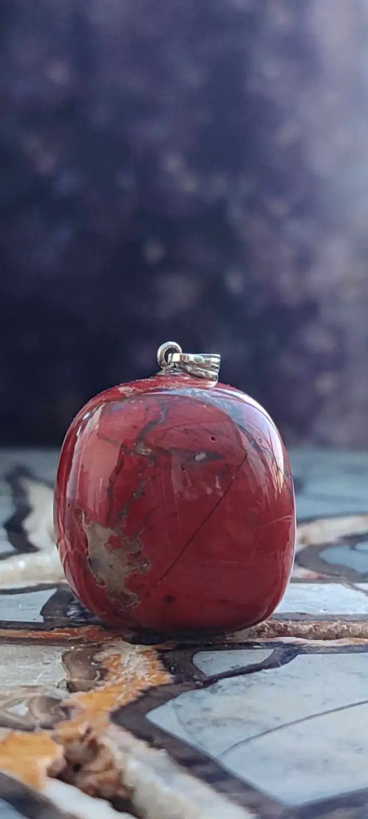 Jaspe rouge du Brésil pendentif Grade A++++ (fourni avec cordon) Jaspe rouge du Brésil pierre roulée