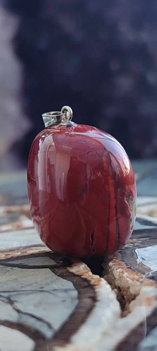 Jaspe rouge du Brésil pendentif Grade A++++ (fourni avec cordon) Jaspe rouge du Brésil pierre roulée