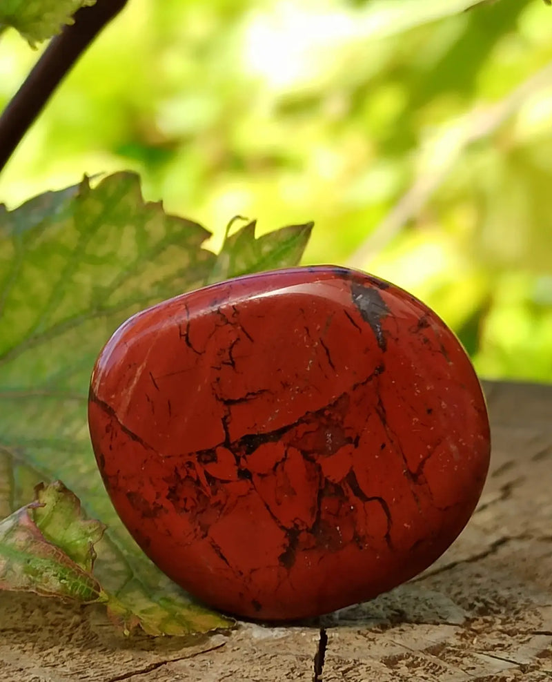 Load image into Gallery viewer, Jaspe rouge du Brésil pierre roulée Grade A++++j Jaspe rouge du Brésil pierre roulée
