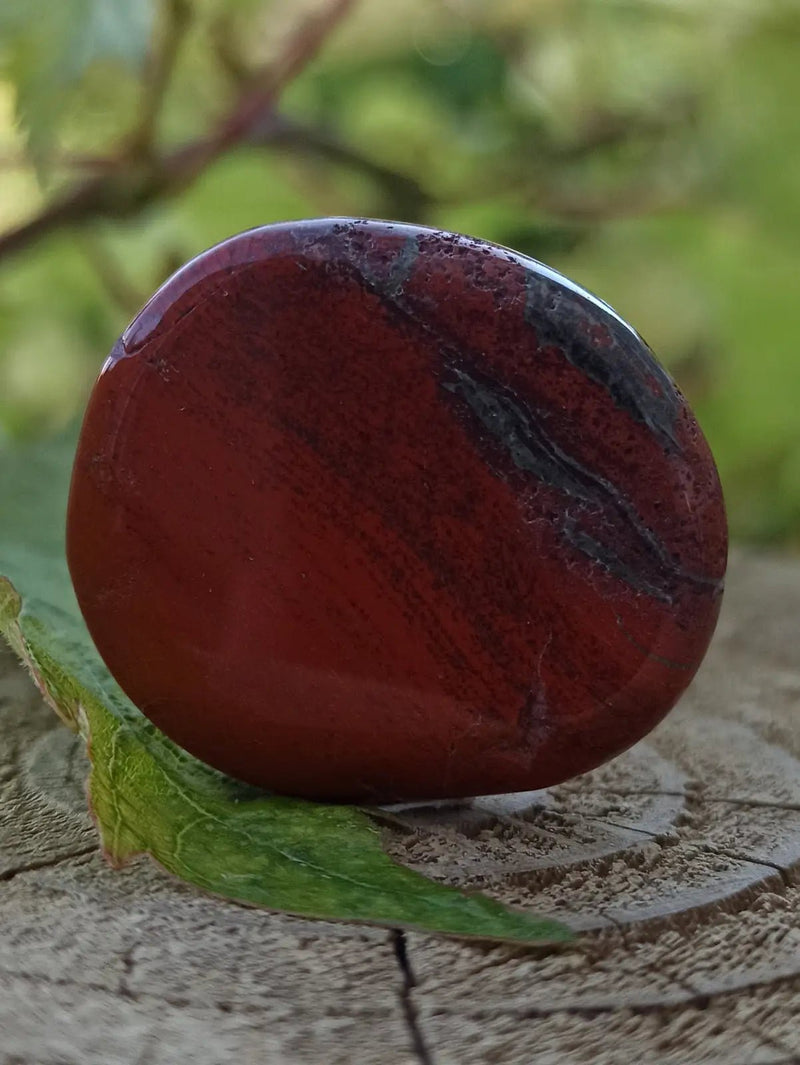 Load image into Gallery viewer, Jaspe rouge du Brésil pierre roulée Grade A++++ Jaspe rouge du Brésil pierre roulée
