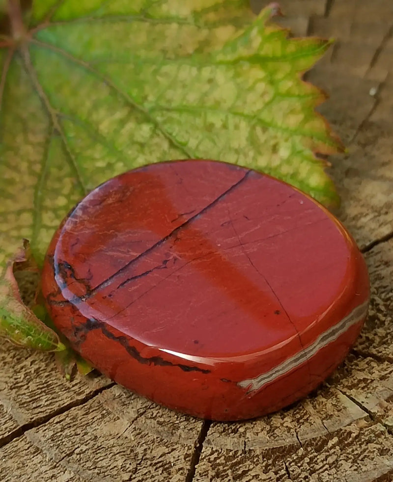 Chargez l&#39;image dans la visionneuse de la galerie, Jaspe rouge du Brésil pierre roulée Grade A++++ Jaspe rouge du Brésil pierre roulée
