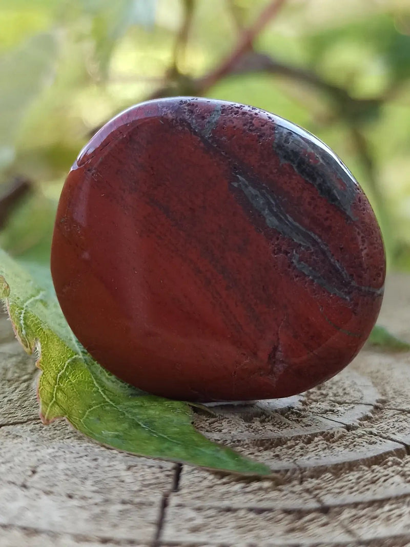 Load image into Gallery viewer, Jaspe rouge du Brésil pierre roulée Grade A++++ Jaspe rouge du Brésil pierre roulée
