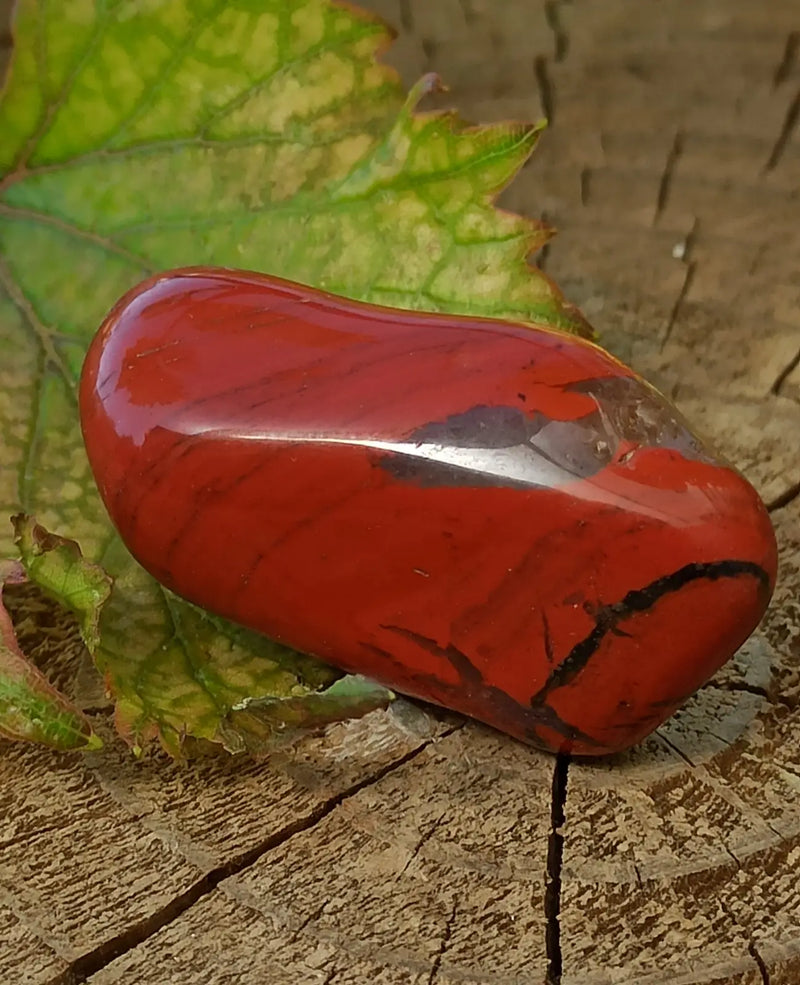 Load image into Gallery viewer, Jaspe rouge du Brésil pierre roulée Grade A++++ Jaspe rouge du Brésil pierre roulée
