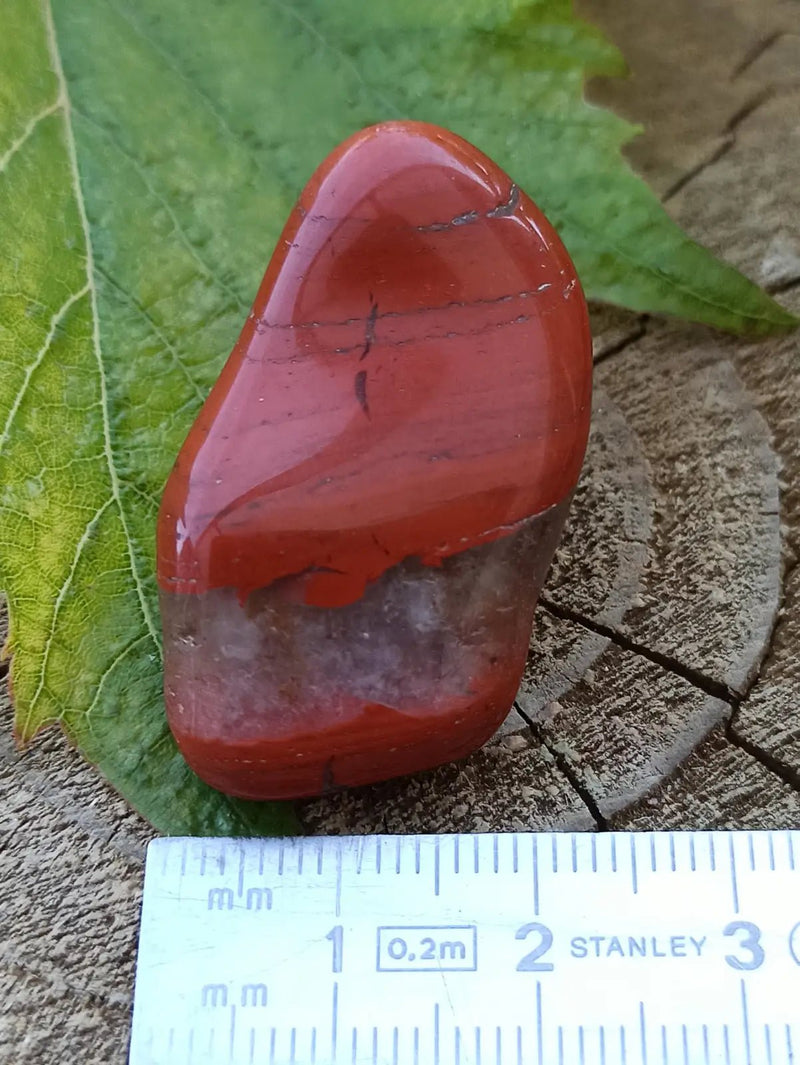 Load image into Gallery viewer, Jaspe rouge du Brésil pierre roulée Grade A++++ Jaspe rouge du Brésil pierre roulée
