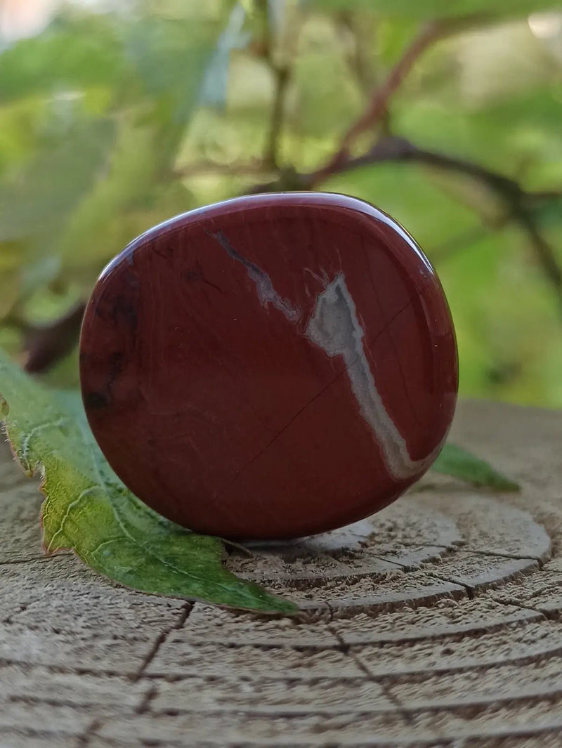 Chargez l&#39;image dans la visionneuse de la galerie, Jaspe rouge du Brésil pierre roulée Grade A++++ Jaspe rouge du Brésil pierre roulée
