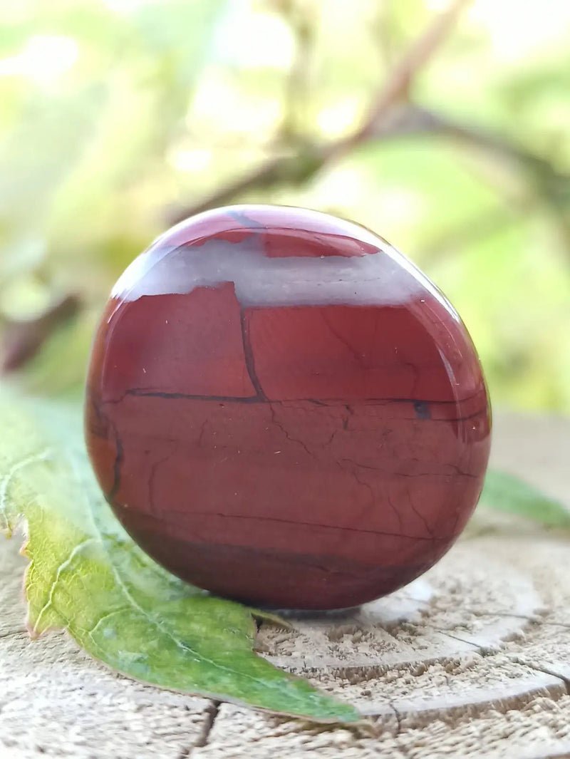 Load image into Gallery viewer, Jaspe rouge du Brésil pierre roulée Grade A++++ Jaspe rouge du Brésil pierre roulée
